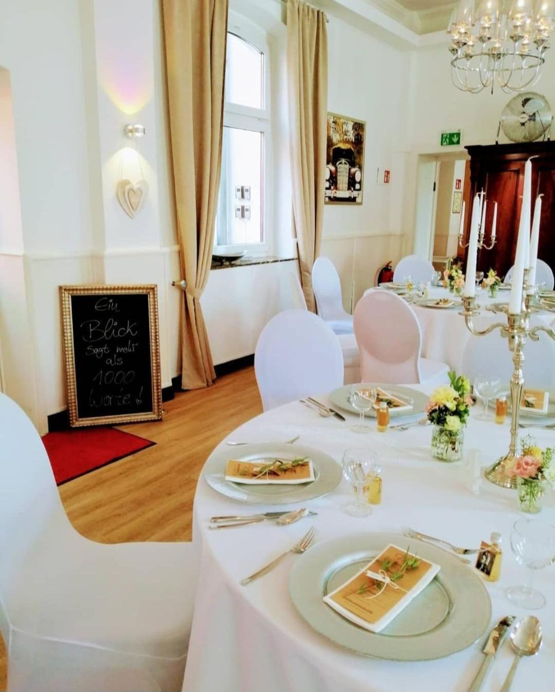 Zur Sonne "Gasthaus-Bar-Events" Poppenhausen Exterior foto