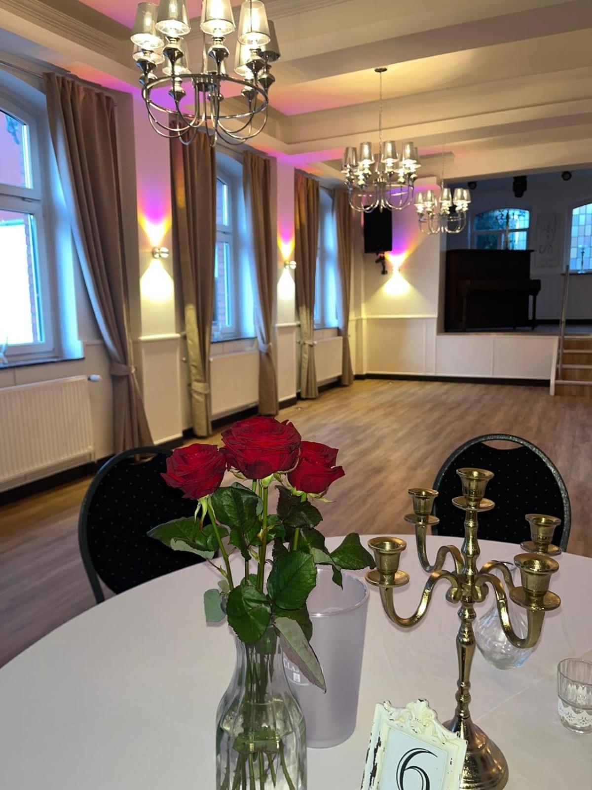 Zur Sonne "Gasthaus-Bar-Events" Poppenhausen Exterior foto